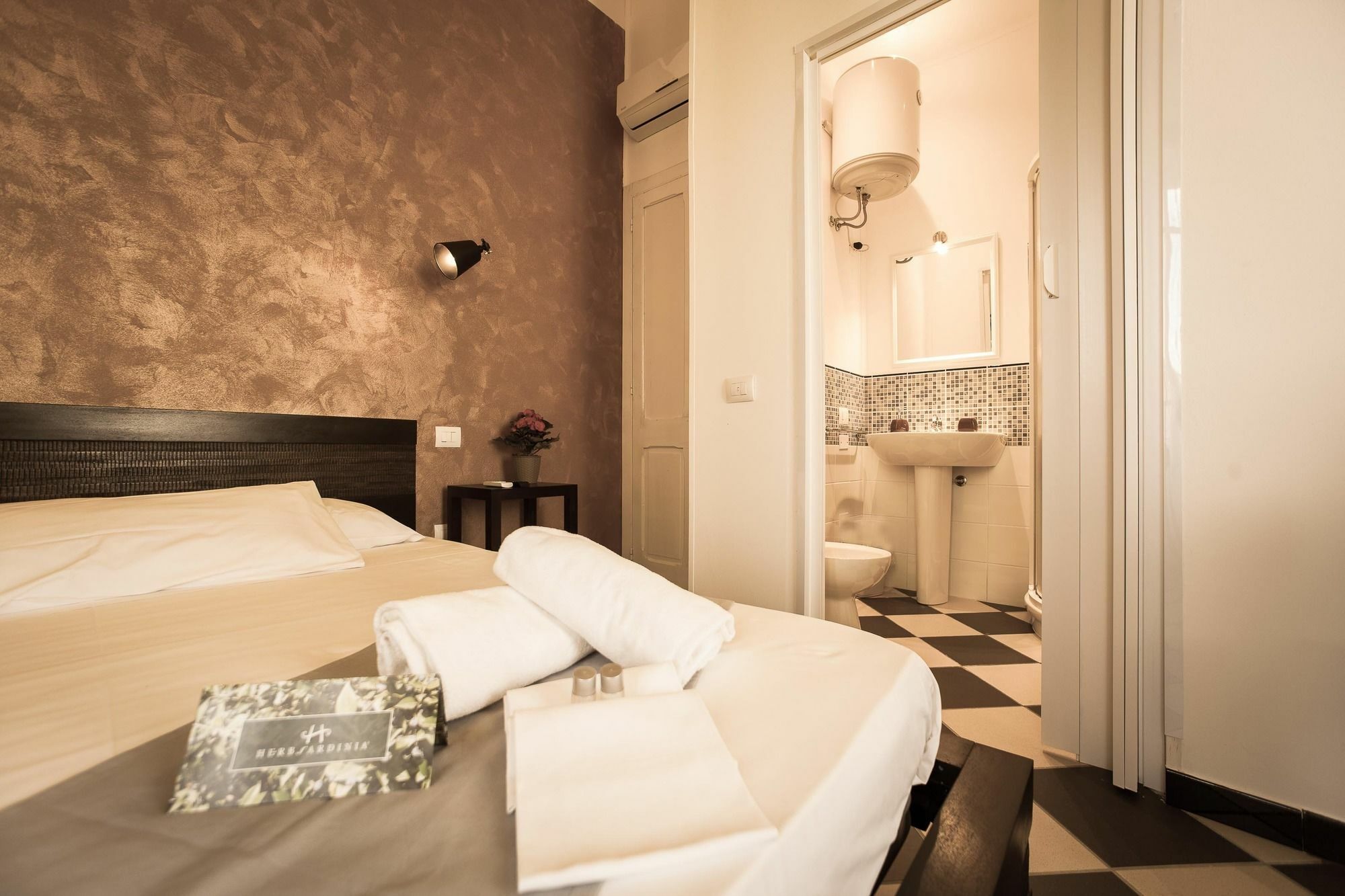 Unique affittacamere Cagliari Extérieur photo